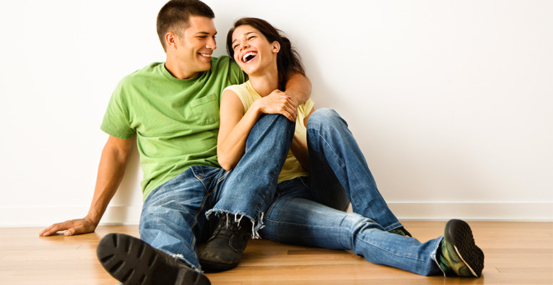 how much does hardwood flooring cost per square foot